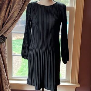 Pleated simple black dress